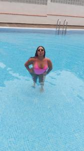 637006945: Chica busca chico en Madrid