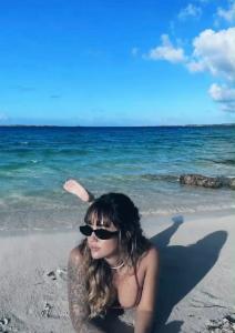 745002739: Chica busca chico en Ibiza