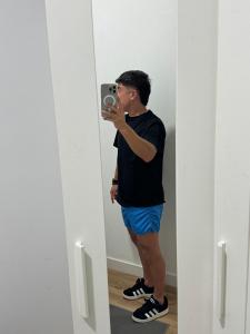 611394183: Chico busca chica en Sevilla