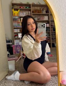 634194785: Chica busca chico en Sevilla