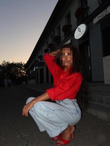 614704292: Chica busca chico en Lérida