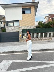 611381646: Chica busca chico en Asturias