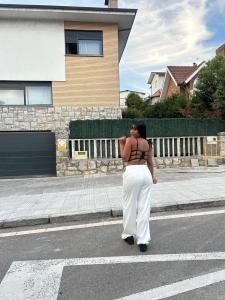 611381646: Chica busca chico en Asturias