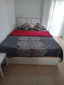 642828568: Chica busca chico en Ibiza