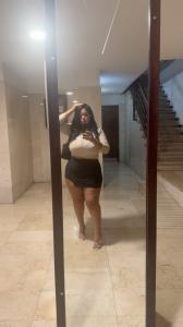 664864877: Chica busca chico en Barcelona