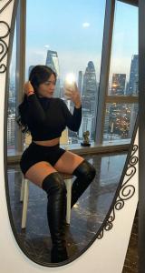 613441434: Chica busca chico en Madrid