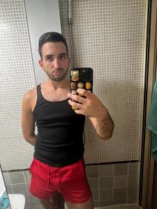 692806067: Chico busca chica en Madrid