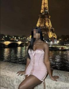 742057494: Chica busca chico en La Coruña