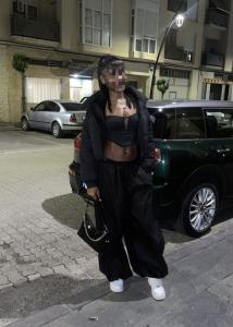 631281246: Chica busca chico en Murcia