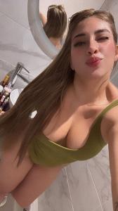 664266269: Chica busca chico en Barcelona