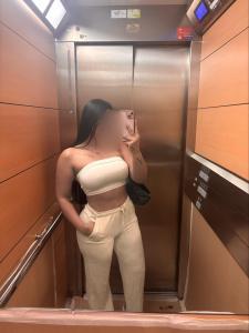 613940485: Chica busca chico en Madrid