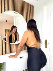 664604279: Chica busca chico en Málaga