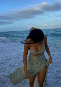 674272709: Chica busca chico en Barcelona