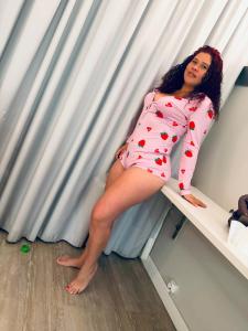 614648031: Chica busca chico en Barcelona