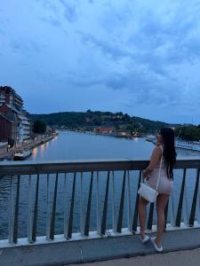 607157507: Chica busca chico en Barcelona