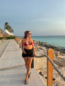 603385768: Chica busca chico en Gerona