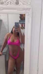 637006945: Chica busca chico en Madrid