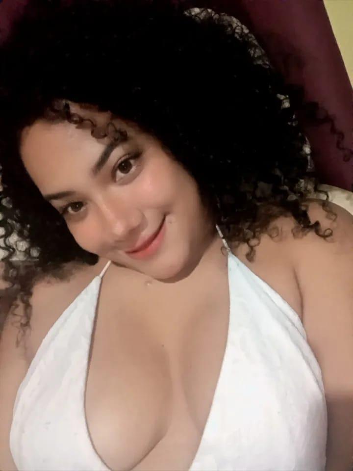 Chica busca chico en Almería: Chica busca chico
