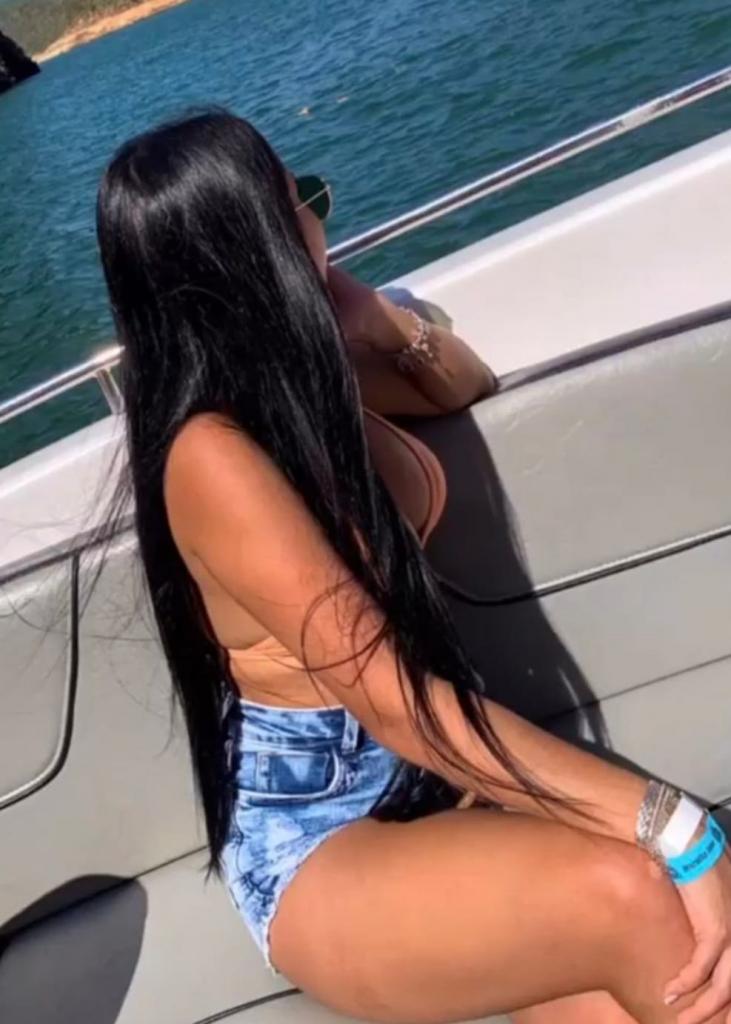 Chica busca chico en Ibiza: 