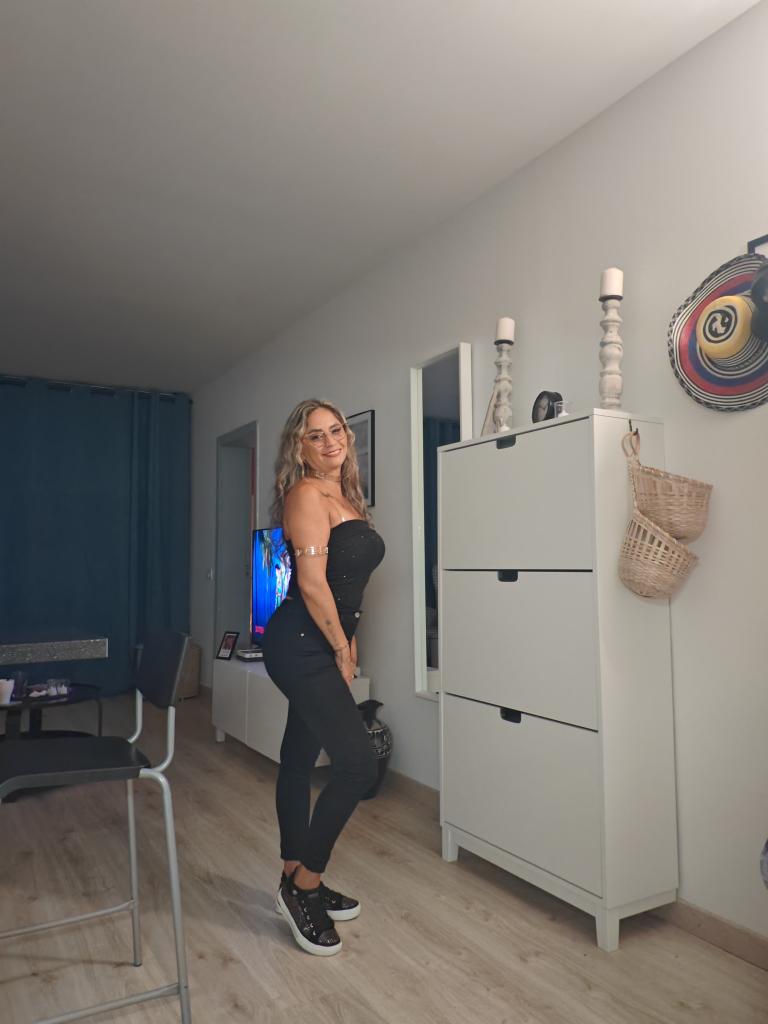 Chica busca chico en Tenerife: 