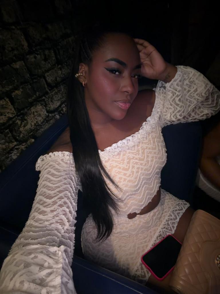 Chica busca chico en Valencia: Chica busca chico