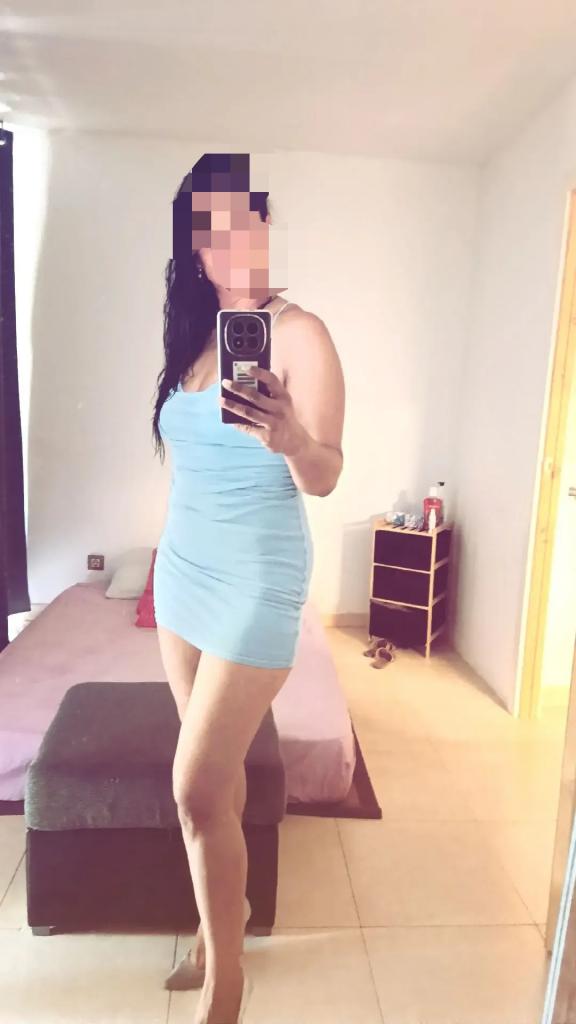664219740: Chica busca chico en Barcelona