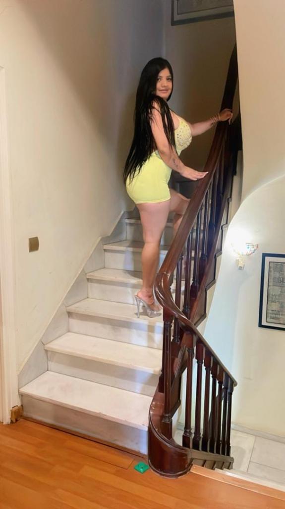 661219039: Chica busca chico en Sevilla
