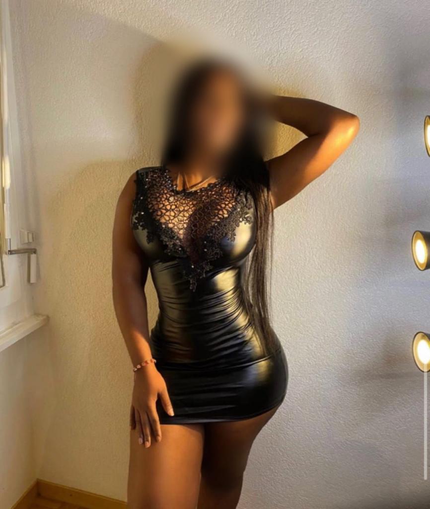 Chica busca chico en Cádiz: 