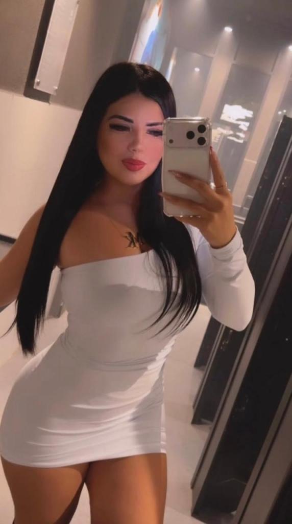 Chica busca chico en Cádiz: 