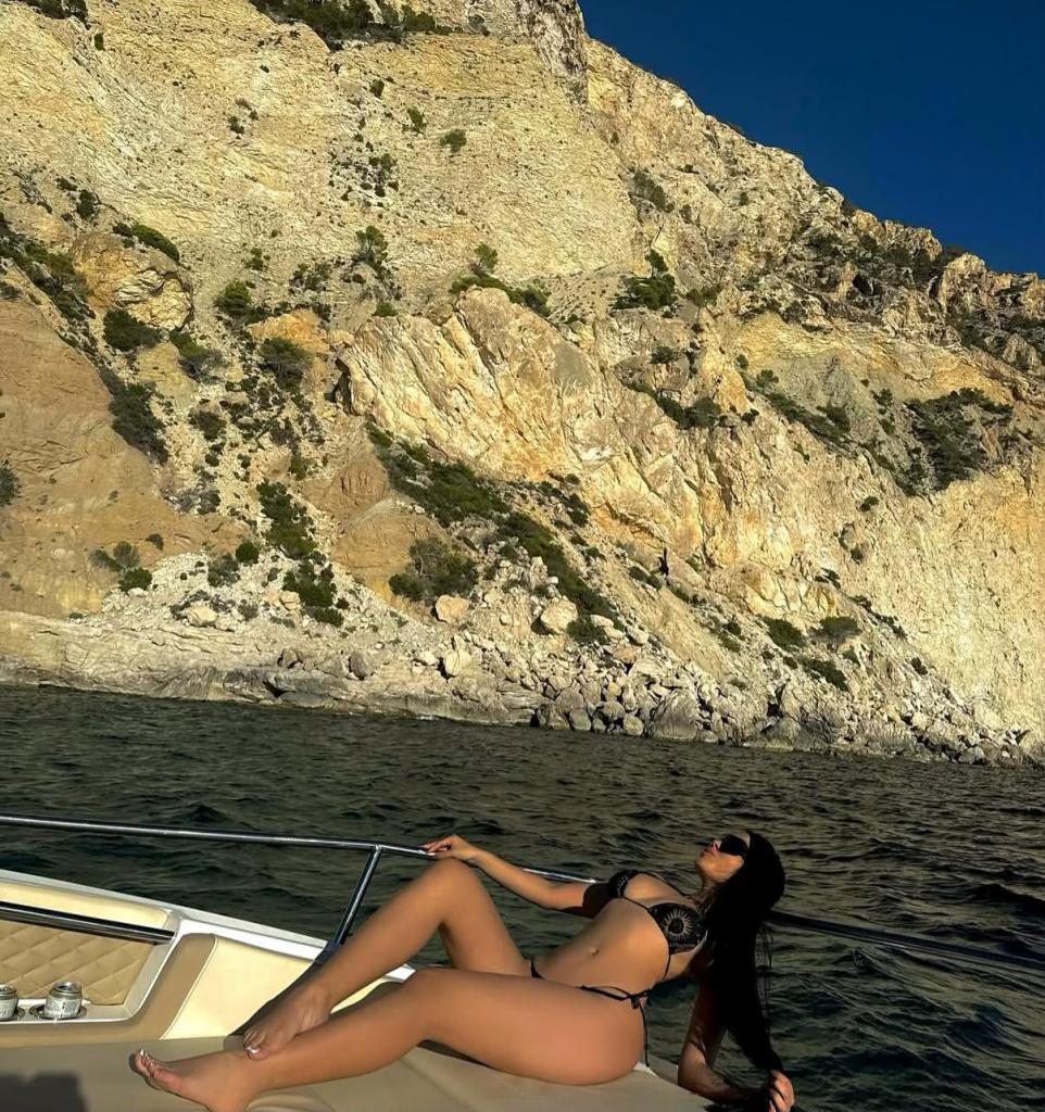 613453921: Chica busca chico en Tenerife
