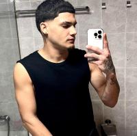745012827: Chico busca chica en Barcelona