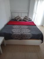 642828568: Chica busca chico en Ibiza
