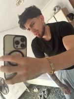 605610531: Chico busca chica en Valencia