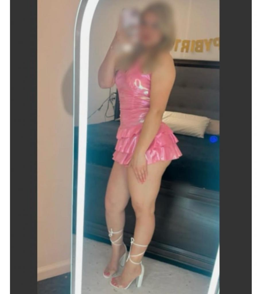 661352977: Chica busca chico en Málaga