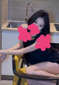 688599642: Chica busca chico en Barcelona