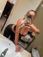 687708401: Chica busca chico en Sevilla