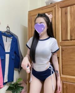 697819499: Chica busca chico en Barcelona