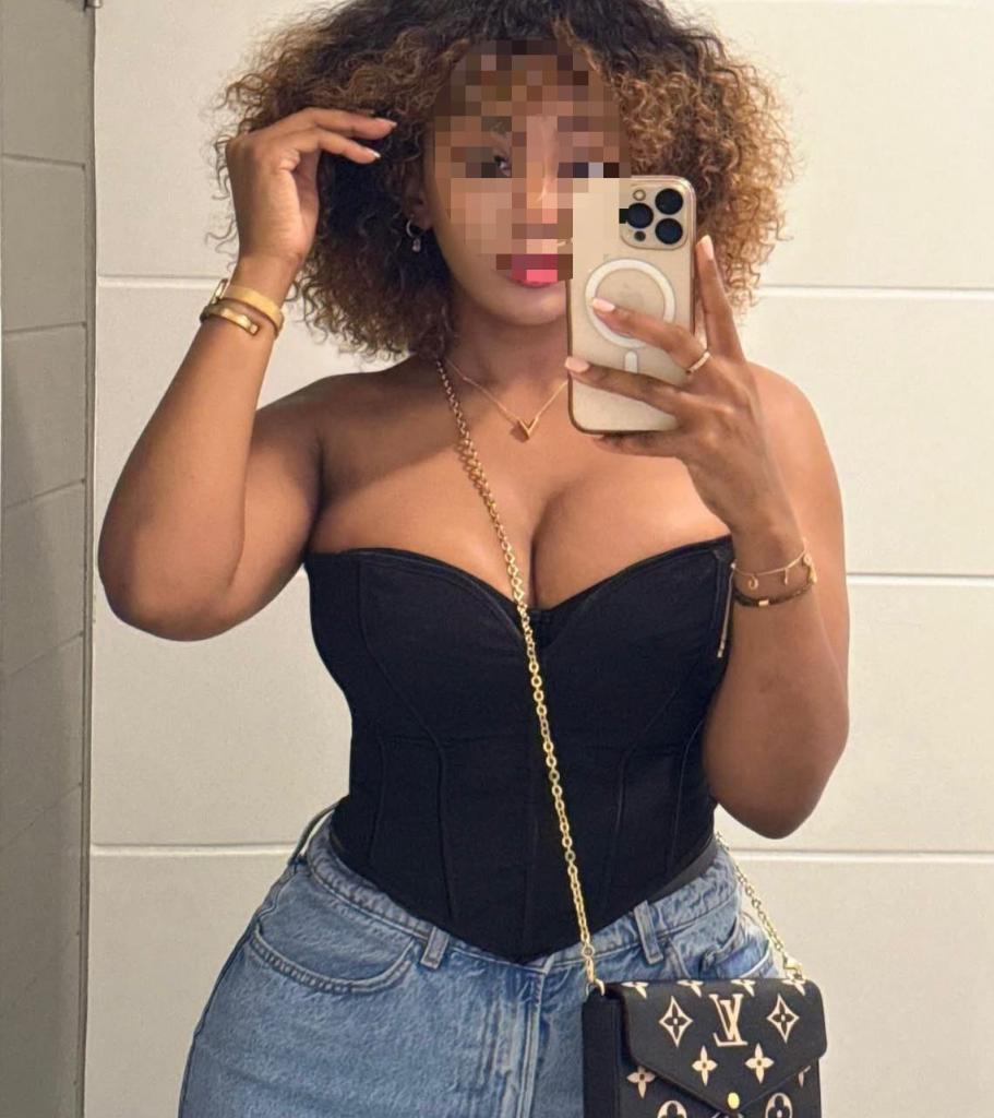 Chica busca chico en Almería: 