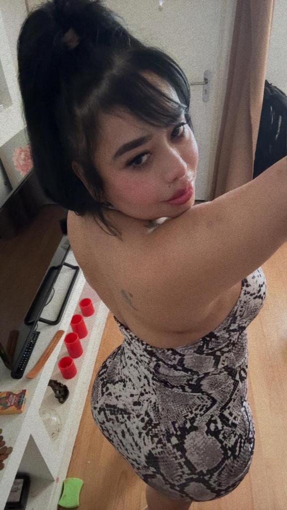 Chica busca chico en Almería: 