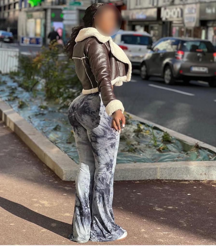Chica busca chico en La Coruña: 