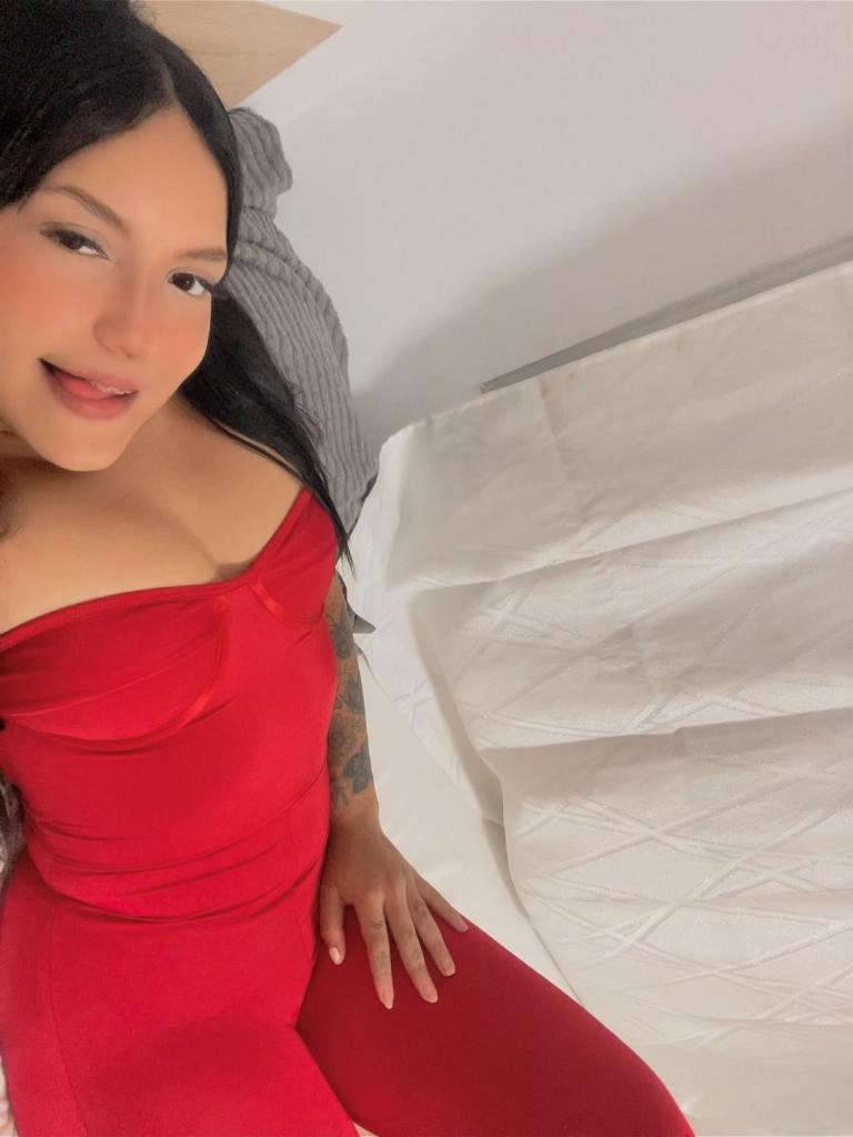 613427098: Chica busca chico en Cantabria