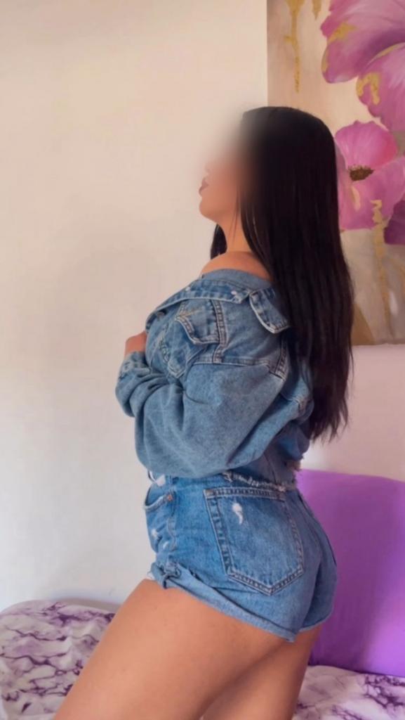 Chica busca chico en Granada: Chica busca chico