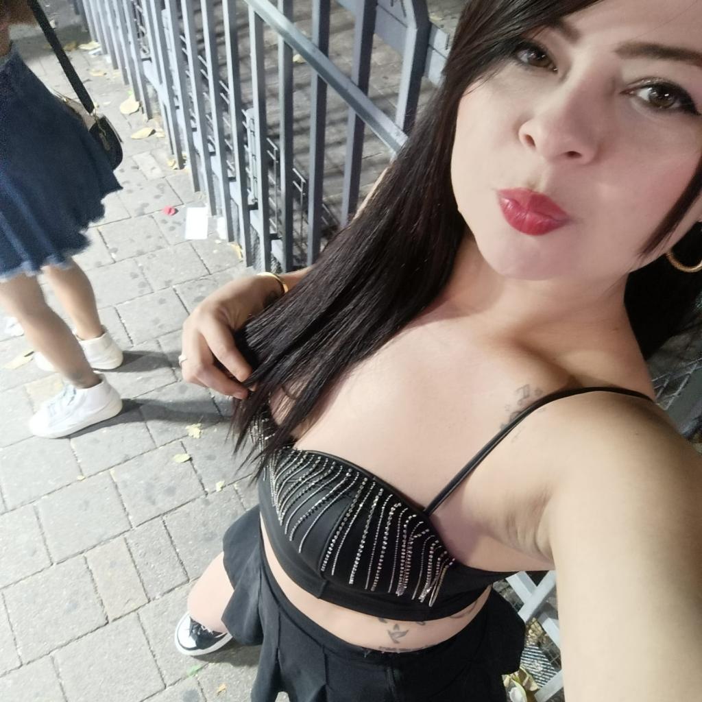 Chica busca chico en Granada: 