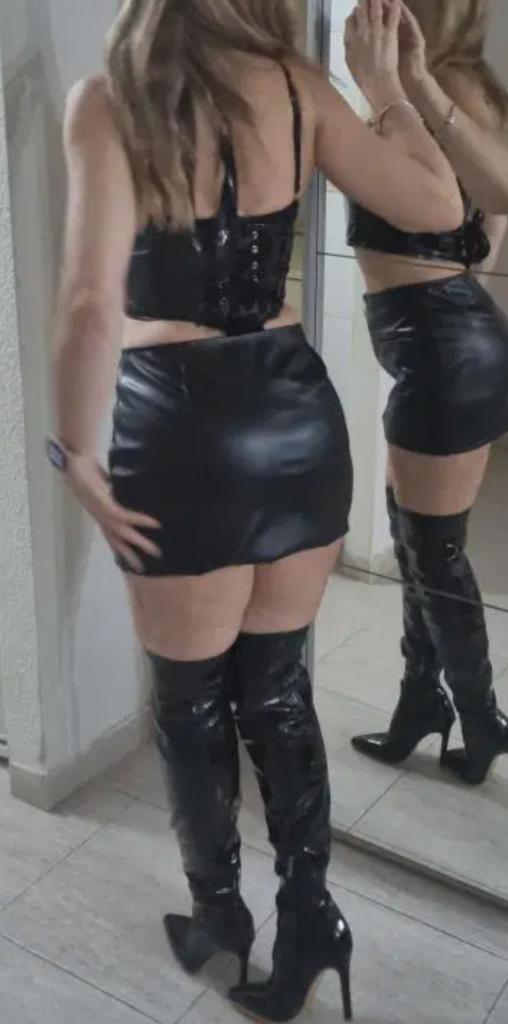 Chica busca chico en Almería: 