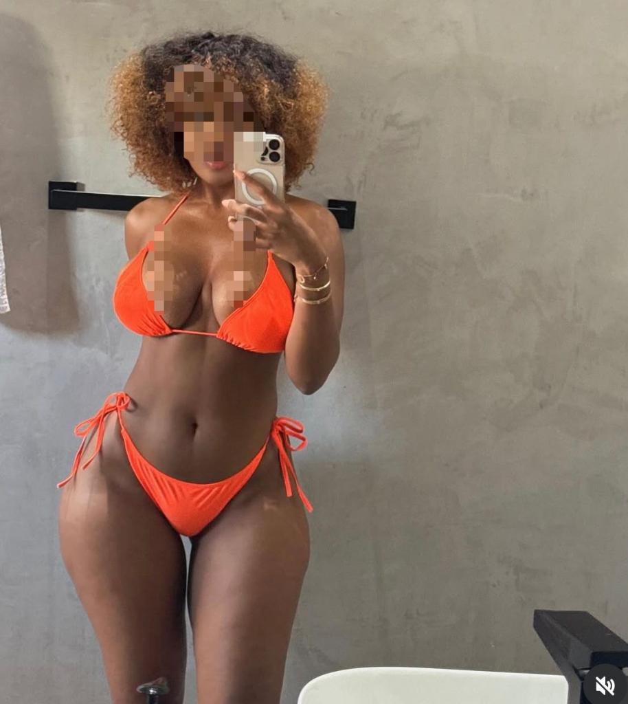 Chica busca chico en Almería: 