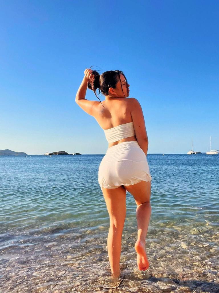 Chica busca chico en Ibiza: 