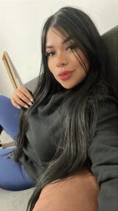 697725662: Chica busca chico en Sevilla