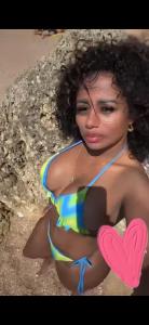 613387345: Chica busca chico en Cádiz