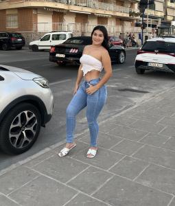 664377893: Chica busca chico en Sevilla