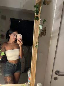 642449172: Chica busca chico en Barcelona